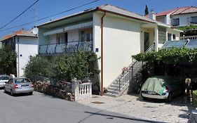 Apartments With A Parking Space Senj - 5572